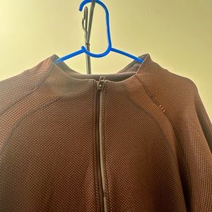 Lululemon Half Zip/Pullover Men’s (Size Large)